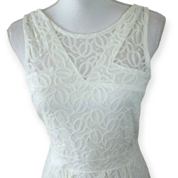 CHARLOTTE RUSSE WHITE LACE DRESS SZ.L EUC - Picture 2 of 6